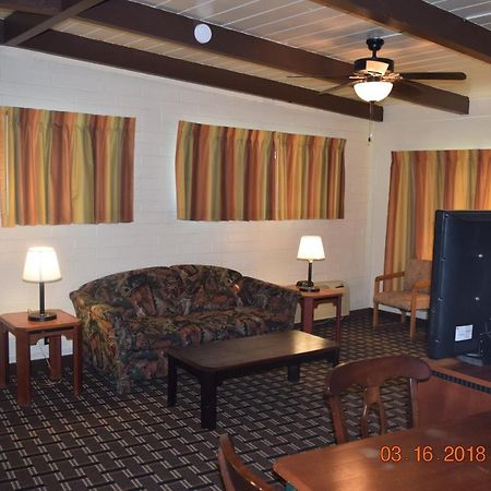 Stanlunds Inn And Suites ボレゴ・スプリングス エクステリア 写真