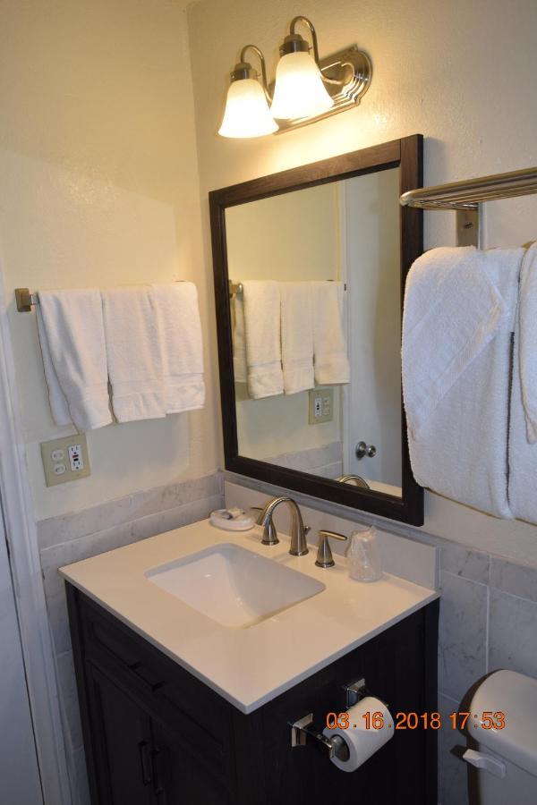 Stanlunds Inn And Suites ボレゴ・スプリングス エクステリア 写真