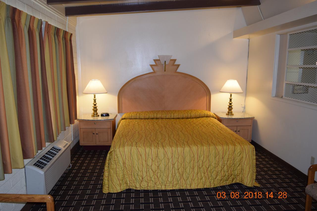 Stanlunds Inn And Suites ボレゴ・スプリングス エクステリア 写真
