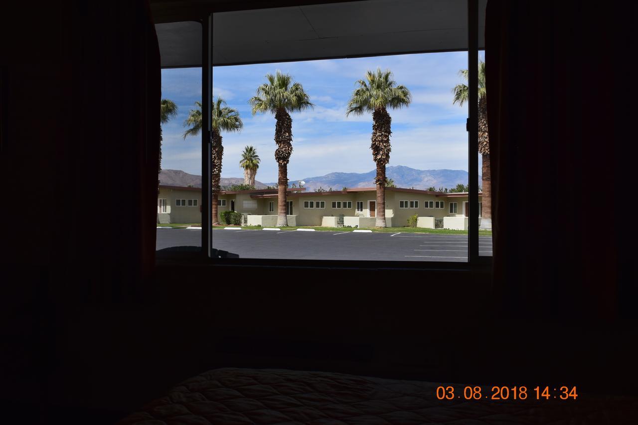 Stanlunds Inn And Suites ボレゴ・スプリングス エクステリア 写真