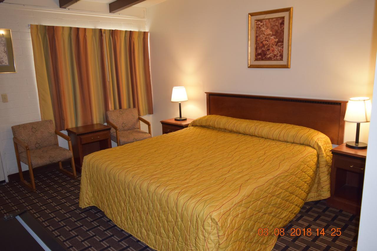 Stanlunds Inn And Suites ボレゴ・スプリングス エクステリア 写真