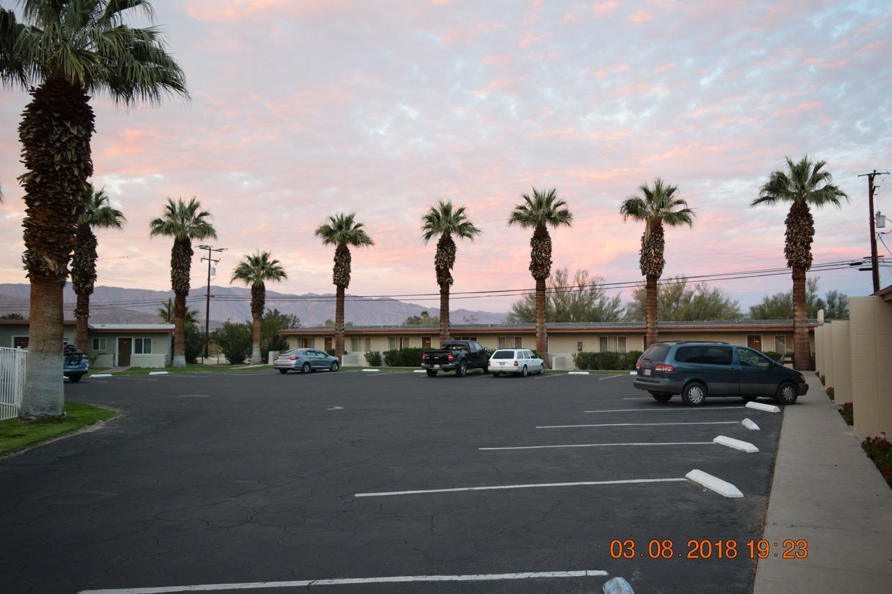 Stanlunds Inn And Suites ボレゴ・スプリングス エクステリア 写真