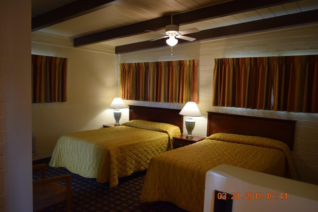 Stanlunds Inn And Suites ボレゴ・スプリングス エクステリア 写真